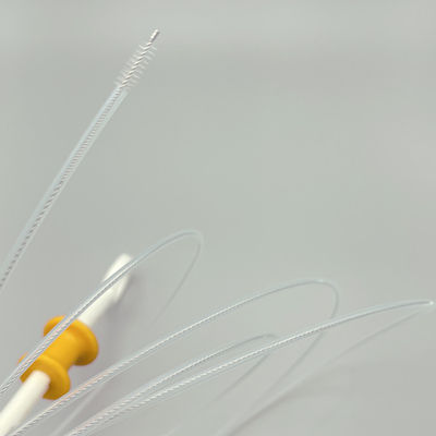 Escova endoscópica de aço inoxidável de nylon da pilha para o ODM do Bronchoscopy